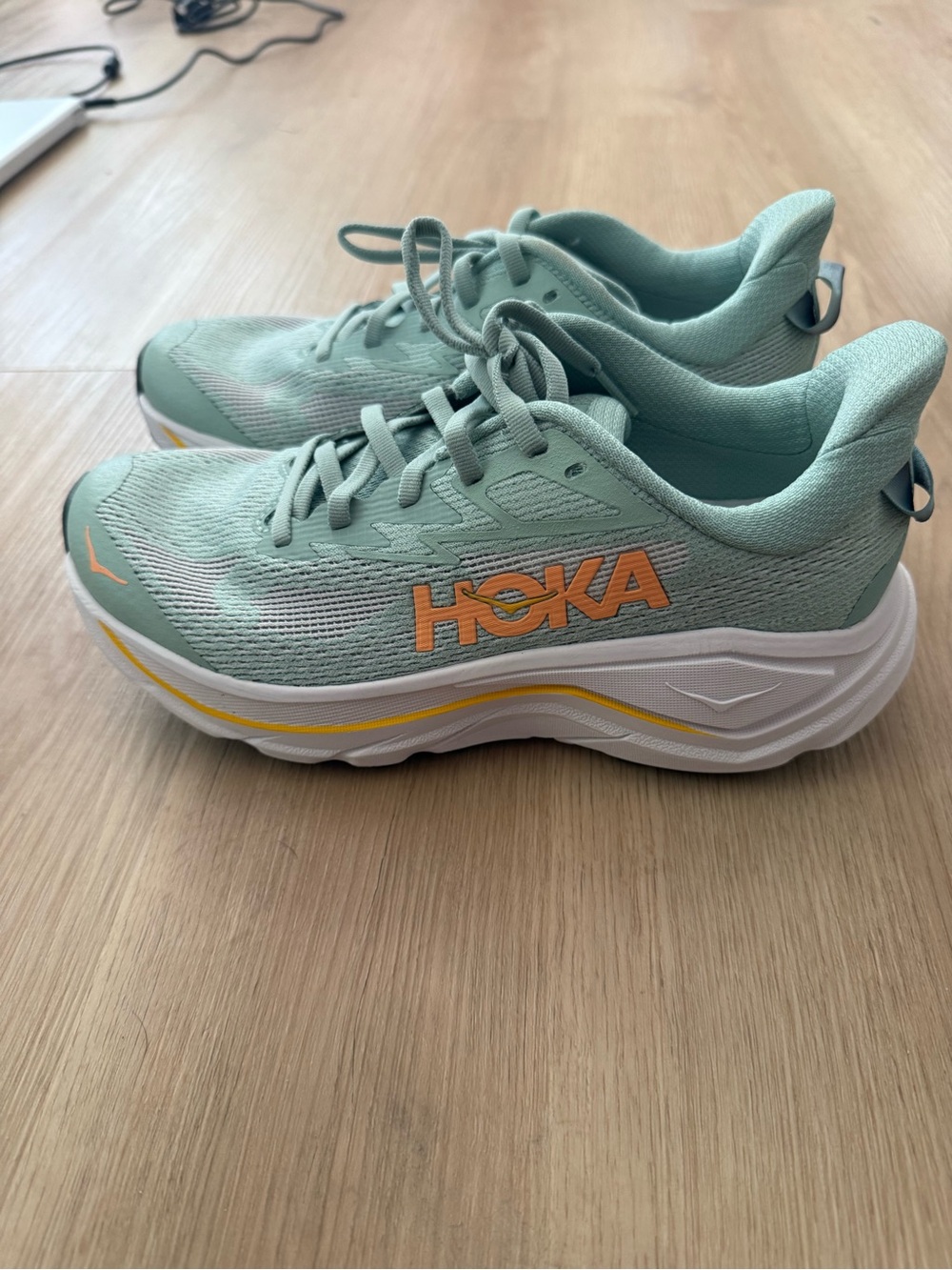 NEW Hoka Women’s Challenger 8 Trail Running Shoes size 7